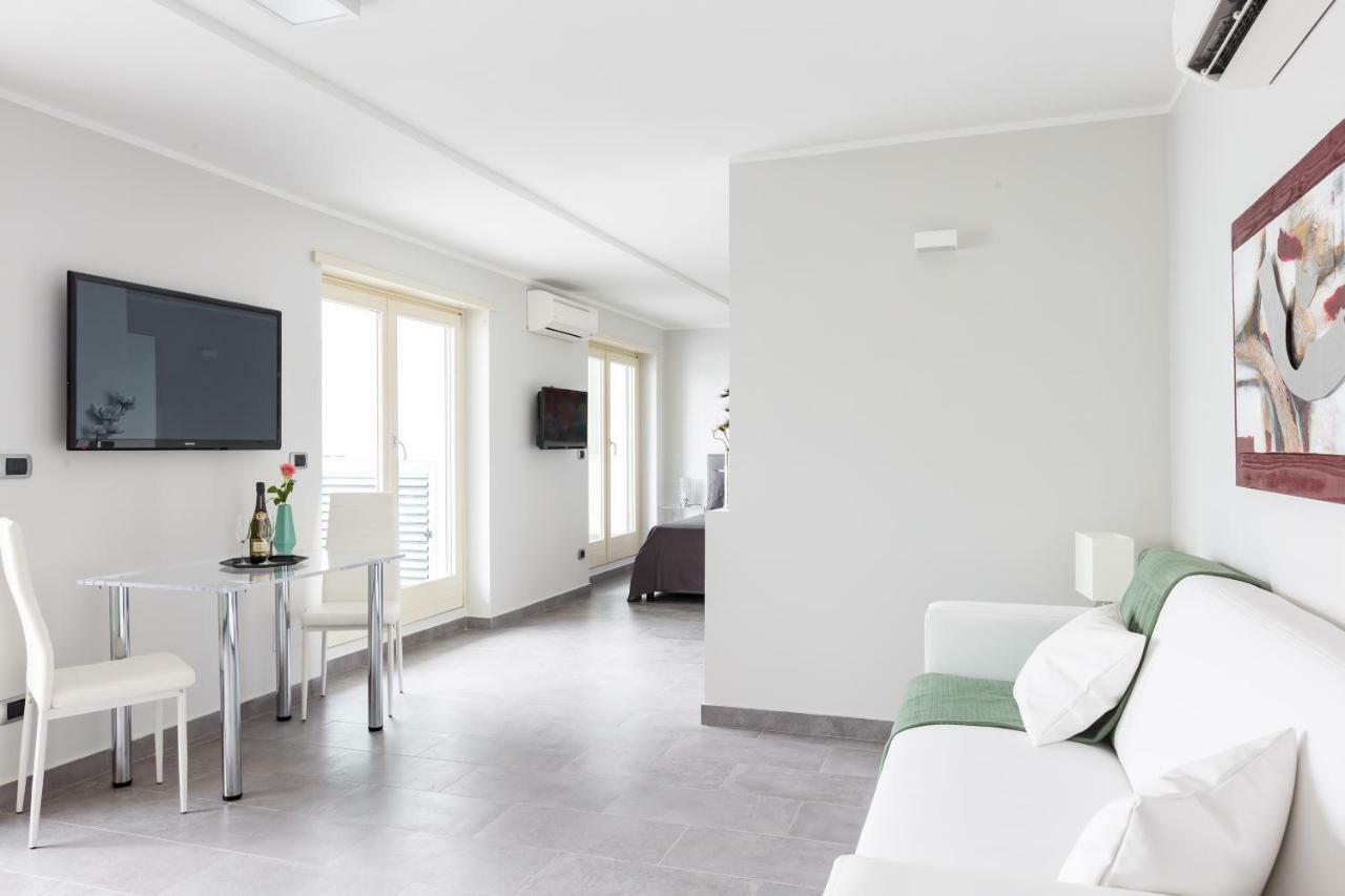 Penthouse 40 In Trastevere With Seasonally Jacuzzi Rzym Zewnętrze zdjęcie